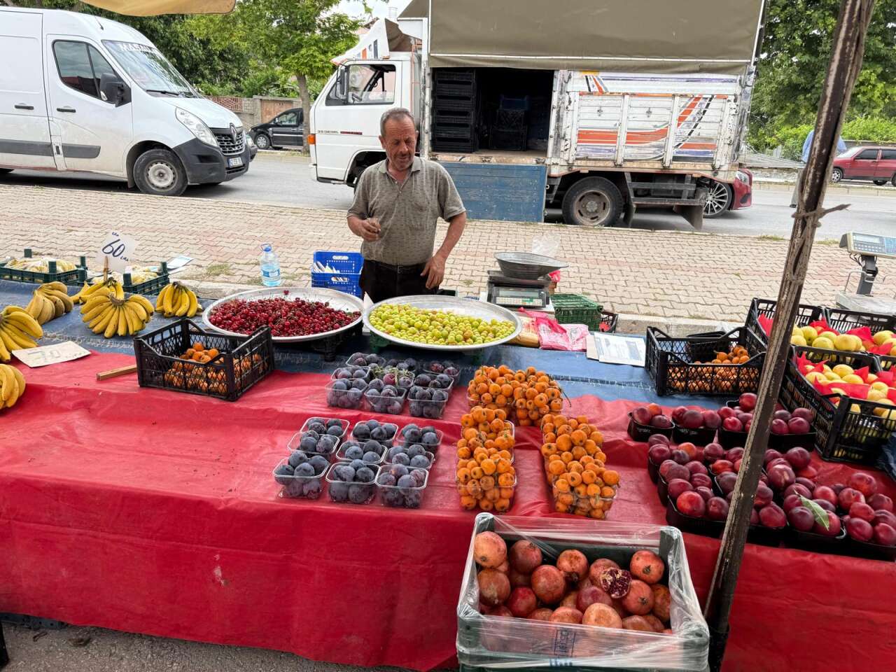 Konya’da pazar bereketi başladı! Tezgahlar renklendi, fiyatlar değişti 16
